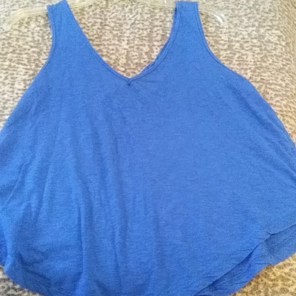 Woman's Top - Picture 2 of 2